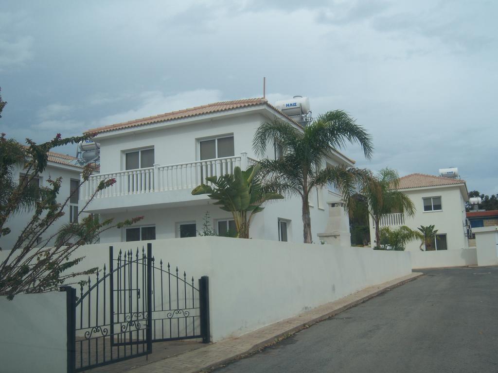 Hara Nissi Beach Villas Agia Napa Zimmer foto